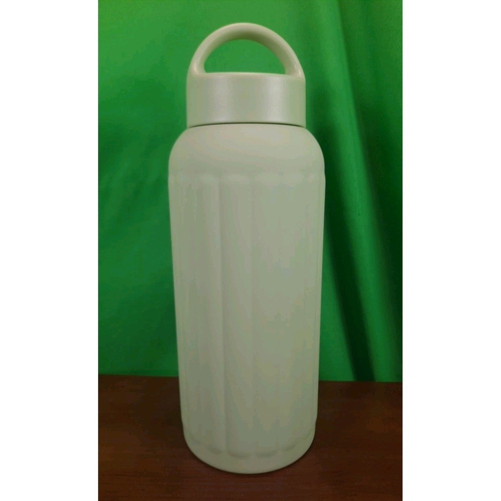 Room Essentials 33oz Green Stainless Steel Double Wall Vacuum Bottle w/‎ Handle